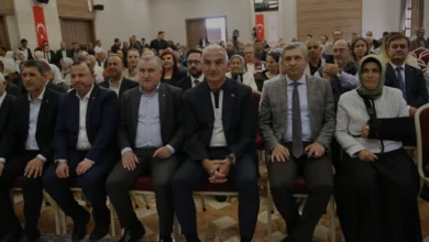 Bakanlar Ersoy ve Bak Antalya İbradı'da Gençlerle Bir Araya Geldi