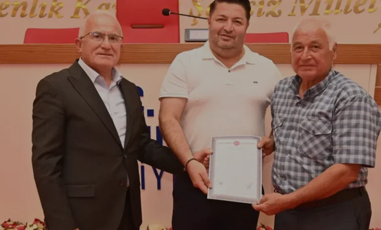 Kumluca Belediyesi Olimpos Bölgesinde Tapuları Teslim Etti