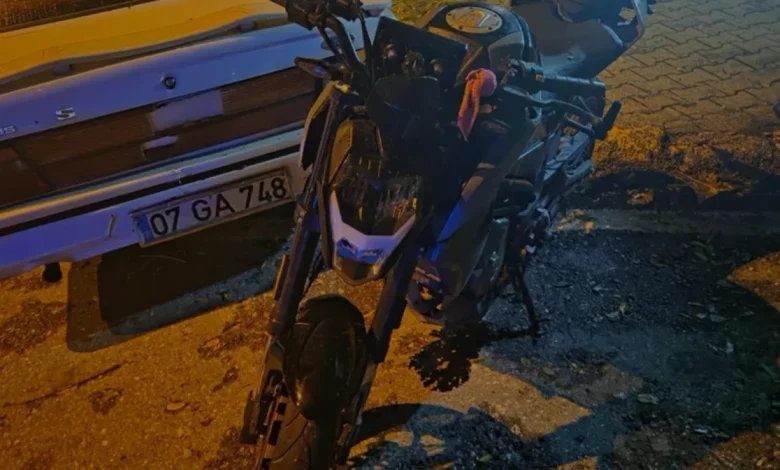 Manavgat'ta Motosiklet ve Yaya Çarpıştı İki Kişi Ağır Yaralandı