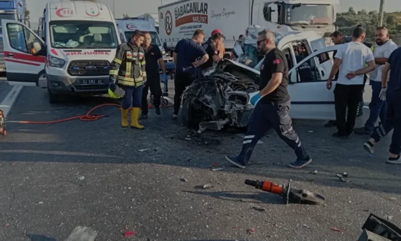 Mersin Tarsus Otoyolunda Feci Kaza İki Kişi Hayatını Kaybetti