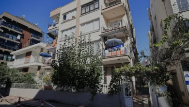 Mersin Yenişehirde Çatlaklar Oluşan Bina Tahliye Edildi