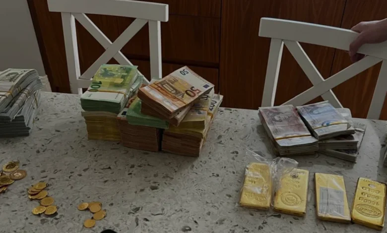Mersin Yolsuzluk Soruşturmasında Ev Baskınıyla Yüklü Servet Çıktı