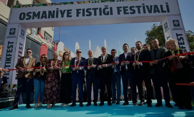 Osmaniye Fıstığı Festivali kortej yürüyüşüyle kapılarını açtı