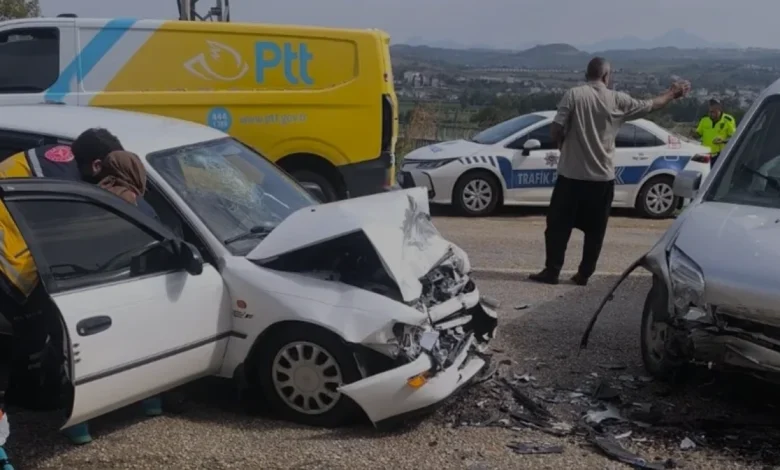Osmaniye Kadirli'de İki Aracın Karıştığı Kazada İki Kişi Yaralandı