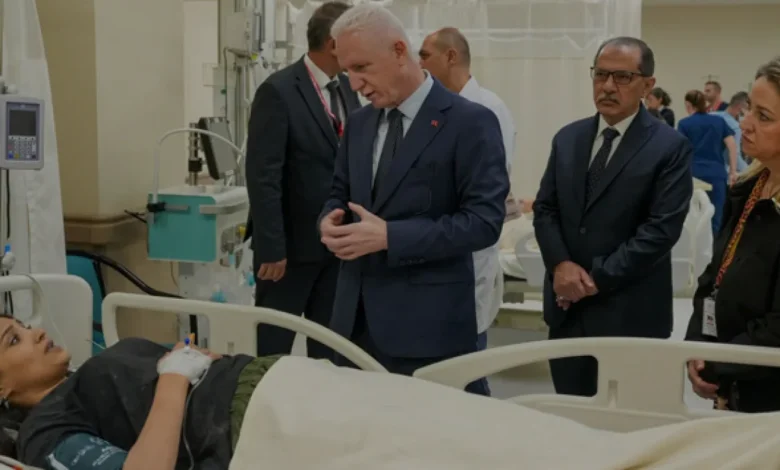 Vali Davut Gül Maltepe'deki bina çöküşünde yaralananları ziyaret etti